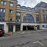 Luxury 3-Bed Apartment With Private Garden En-Suites & Underground Parking Prime Nw6 London Location