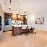 The Heart Of Fitzrovia Beautiful 2 Bed 3 Bath Home