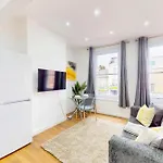 2Br Flat 5 Min Walk To New Cross Gate Station