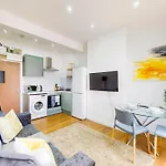 2Br Flat 5 Min Walk To New Cross Gate Station
