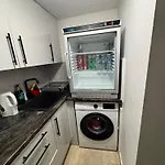 Queensborough Apartment