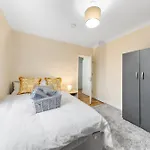 Charming 3Br Near Tube - Walk To Cafes, Lloyd Park - Copeland 3Br Combo