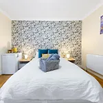 Charming 3Br Near Tube - Walk To Cafes, Lloyd Park - Copeland 3Br Combo