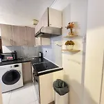 2 Bedroom Flat Ground Floor Miles