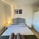 Spacious 2-Bedroom Apartment Near Paddington & Hyde Park
