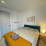 Spacious 2-Bedroom Apartment Near Paddington & Hyde Park