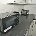 Stunning 4 Bedroom Apartment In Swiss Cottage Sleeps 10