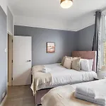 Wembley Haven - 2 Bdr - Sleeps 9