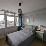 Panoramic View Two-Bedroom Central London Flat
