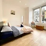A Ground Floor One Double Bedroom Flat With Garden