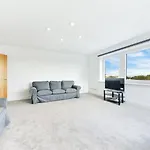 Immaculate 2-Bed House In Earls Court W14