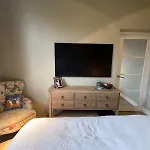 Stunning 2 Bedroom Flat For Families