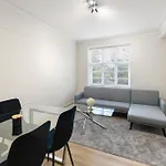 Cozy And Spacious Full Size Flat