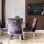 Elegant Mayfair Studio Apartment