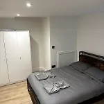 Modern 2-Bed Flat In Euston