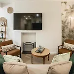Flat Near By Kensington Olympia Exhibition-2 Bedroom