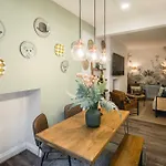Flat Near By Kensington Olympia Exhibition-2 Bedroom