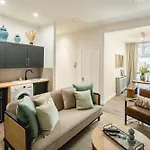 Flat Near By Kensington Olympia Exhibition-2 Bedroom