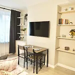 Borough Market, Tower Bridge Retreat, Central London Stay