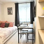 Borough Market, Tower Bridge Retreat, Central London Stay