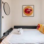 Cosy And Modern Duplex In The Heart Of Earls Court