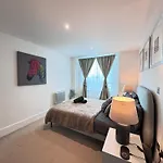 River View London Eye Vauxhall 2 Bedroom Apartment