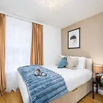 Modern 4 Bed Flat Prime Central London Location