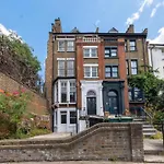 Newly Refurbished Double Room Camden Town