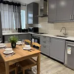 Beautiful 2 Bed City Escape London