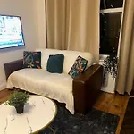 Luxury Studio Marble Arch Can Fit Up To 4 Guests