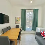 Bright Flat In Maida Hill