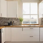 The Notting Hill Base - Charming 2Bdr With Balcony