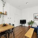 Cosy Split-Level 3Br Flat In Crystal Palace