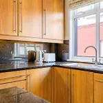 Elegant 1Br Apt With Garden Near Neasden Station