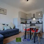 2 Bedroom Apartment By Arhouse Apartments Short Lets & Serviced Accommodation Highbury With Free Wifi