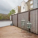 Modern 3 Bedroom Luxury House With Garage In Central London