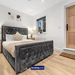Modern, Central & Comfy Apt By Stay Smart Short Lets & Serviced Accommodation Deptford With Free Wifi