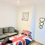 Kensington Studio Apartment In Central London