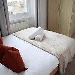 3 Bed, 2 Bath With Terrace & Local Entertainment