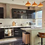 Modern Flat In The Heart Of Camden Town
