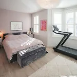 Stunning 5-Bedroom House In The Heart Of London