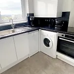 2 Bedroom - Breath Taking Views Canary Warf - Zone 2 Mile End