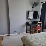 Private Double Room in London (zone3)
