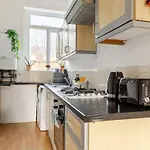 Camden Apartment - 10 Percent Reduced From Restaurant Bill