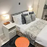 Monroe - Central London Studio In Prime Location