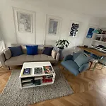 Stylish Cosy Rooftop Flat In Maida Vale