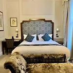The Leonard Hotel
