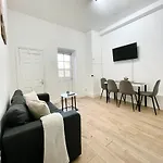 A Ground Floor One Double Bedroom Flat With Garden