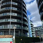 Chelsea Bridge Apartment