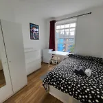 Marvellous Property For 8 People In Battersea - Zone 1, 3 Min Walking From The Main Station